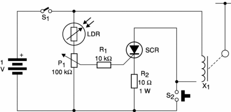 Circuit for triggering the SCR when light passes through (Version 1) Circuit for triggering the SCR when light passes through (Version 1)